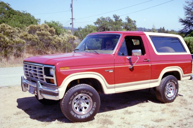 Let's see your classic FORD rigsbronco2jpg