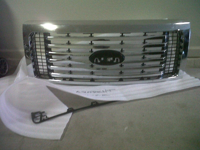 2011 chrome six bar grille FS-img-20120425-00491.jpg