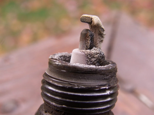 Fouled spark plug...what does it mean?-pict0003.jpg
