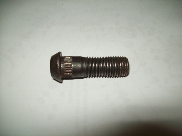 Can't find studs for front axle spindle-random-098.jpg