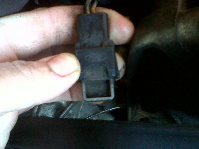 whats is this plug for?-img00040-20110112-1130.jpg