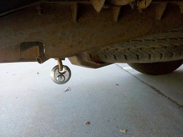 Locking the spare tire.-spare_lock.jpg