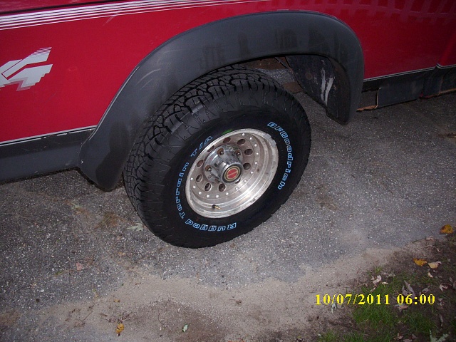 900 dollar tires on a 500 dollar truck-dsci0006.jpg