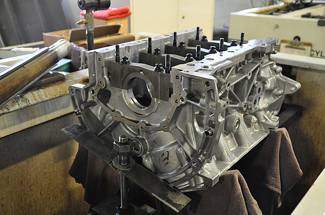 Livernois Motorsports Powerstorm 3.5L Race Series Engine Build!-3-line-hone-small.jpg