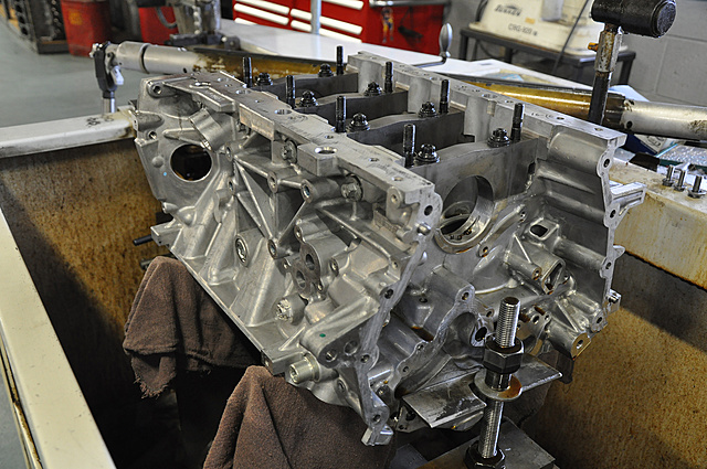 Livernois Motorsports Powerstorm 3.5L Race Series Engine Build!-4-line-hone-small.jpg