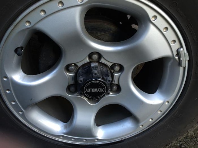 Stock Alum wheels-nissanwheel.jpg