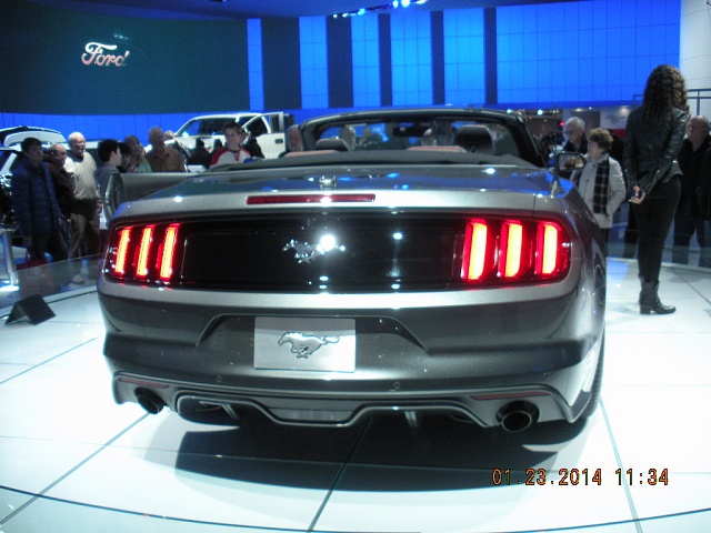 Pictures from NAIAS for new Mustang and F150-dscn0017.jpg