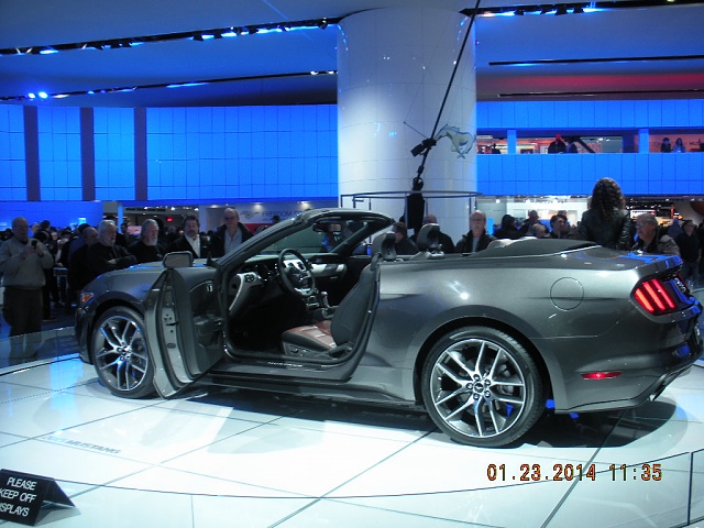 Pictures from NAIAS for new Mustang and F150-dscn0019.jpg