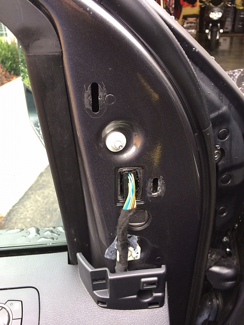 Tow Mirrors Auto Fold Mod - With Pictures-4-door-connector.jpg