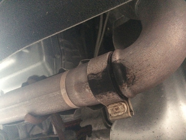 Crack in the exhaust?-img_1759.jpg