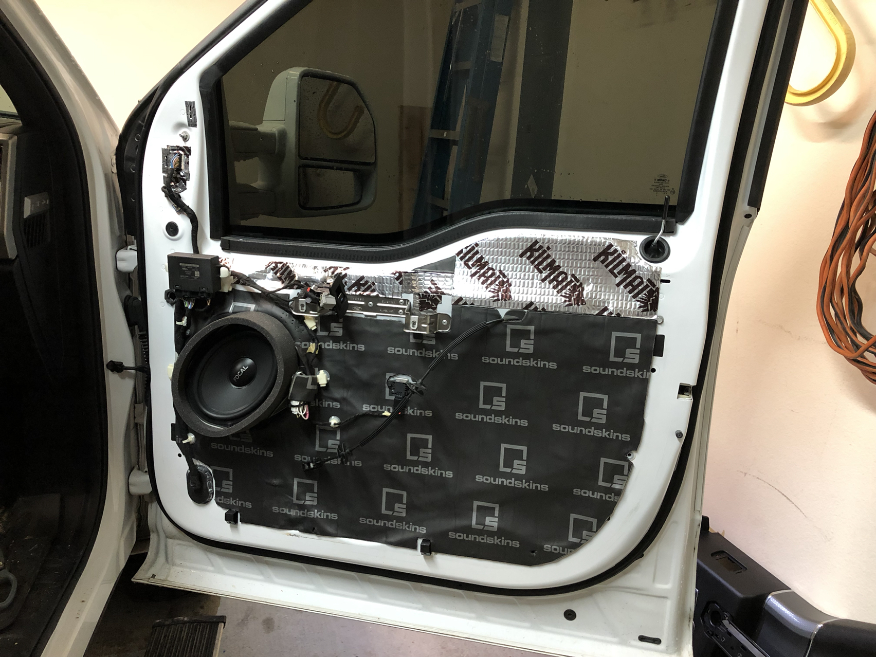 OverKill: Closed Cell Foam Decoupler for Cars - Second Skin Audio