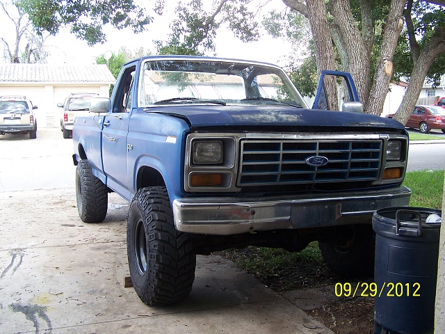 Let's see your classic FORD rigs!!!-100_2332.jpg