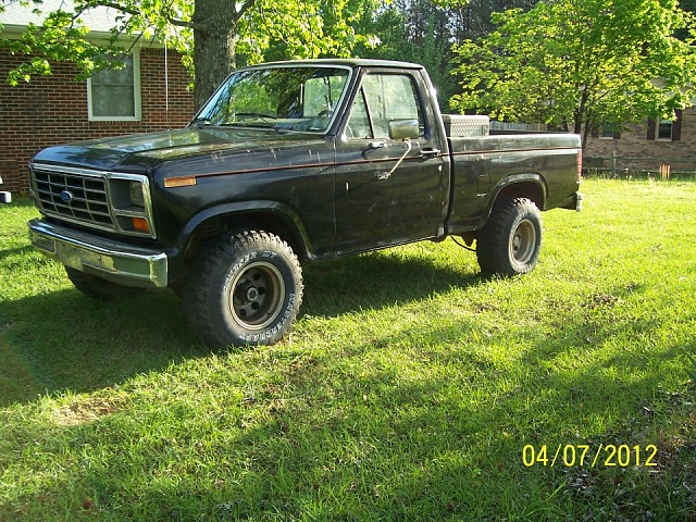 Let's see your classic FORD rigs!!!-f-150.jpg