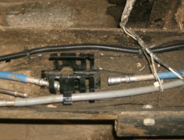 Fuel Injected 4.9 Engine Swap into 1977 F150-fuel-line-install-004.jpg