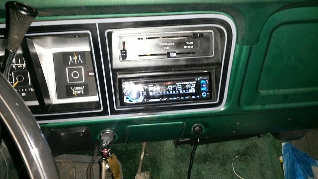 New radio for an old truck-20141207_173128.jpg