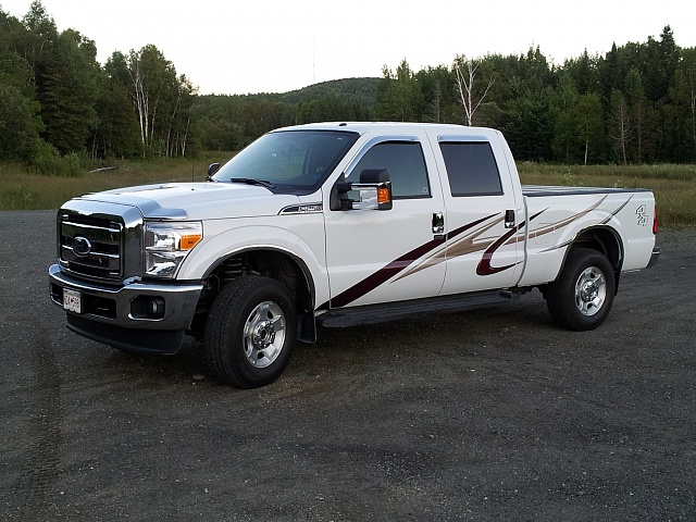 Lets see pics of those superduties!!-new-truck-stripes-2.jpg
