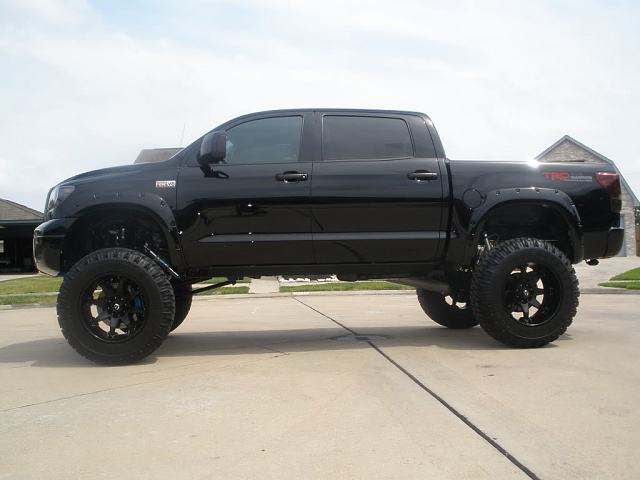 If Ford quit making trucks, what truck would you purchase?-black-toyota-tundra-lifted_1.jpg