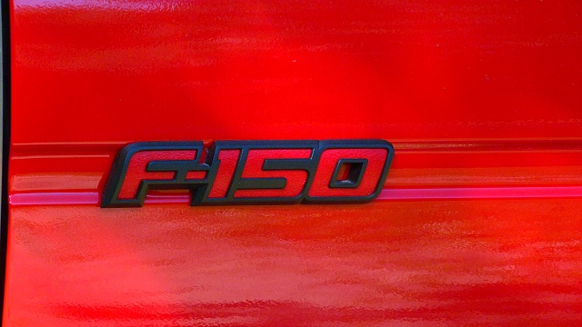 PTM Ford Emblems-p1010333.jpg