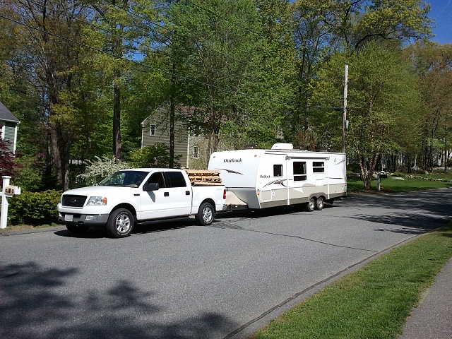 Lets see what everyone tows!-truck-trailer.jpg