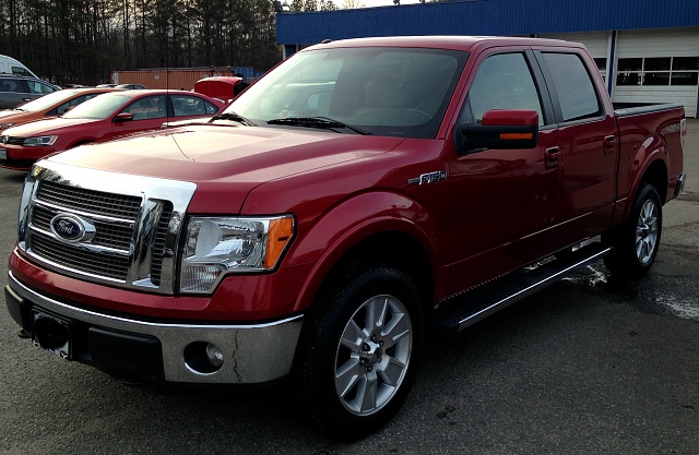 2011 Ford F-150 Lariat-fullsizerendertruck.jpg