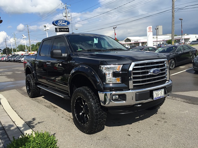 Canadian with a lifted '15 on 35s-152.jpg
