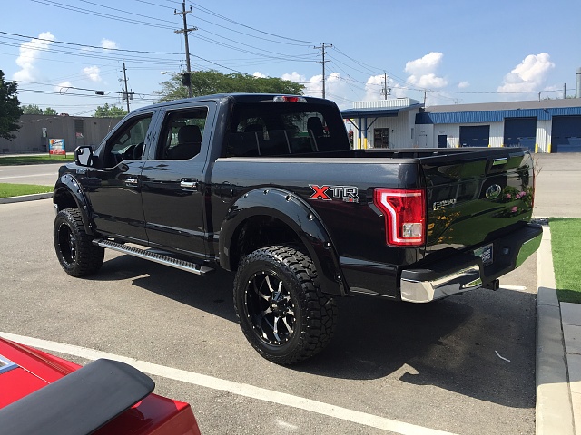 Canadian with a lifted '15 on 35s-154.jpg