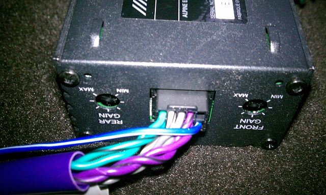 Small 4-chan amp installed-2012-04-24-14.26.35.jpg
