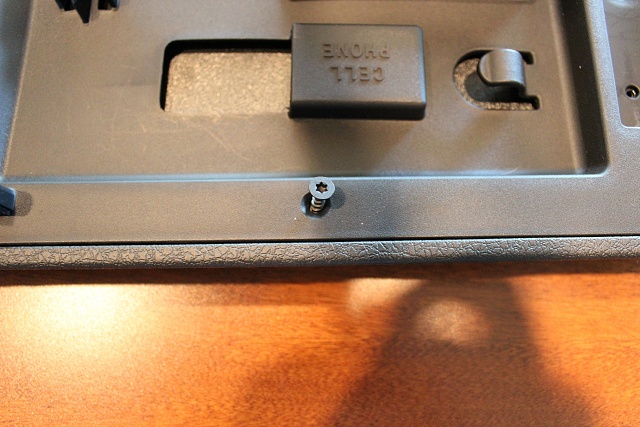 Flat Matted my center console Lid-screw-2.jpg