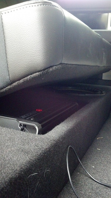 Dual 10's and Amp installed 2012 s-crew!-2012-08-01_09-35-33_57.jpg