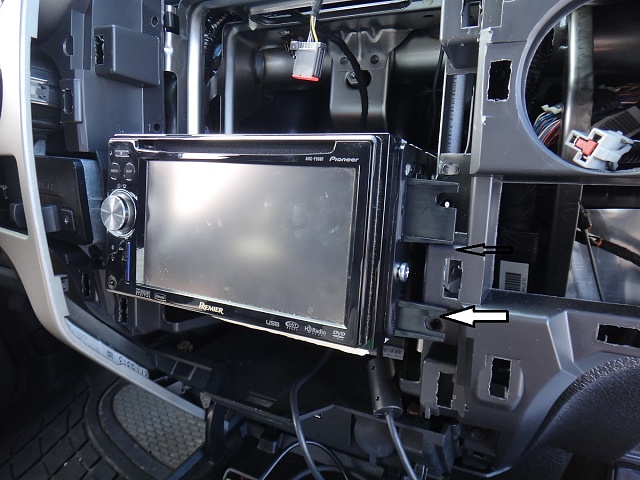 2013 Metra Kit Install......with issues-dash-kit-install-clearance-highlighted.jpg