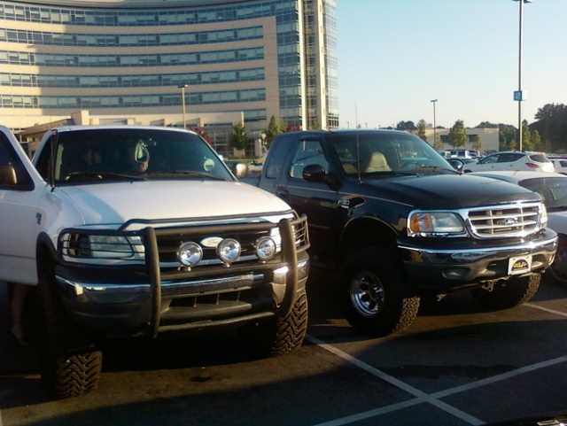 Post pics of your truck for me please!!!-photo0124.jpg