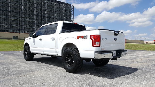 315/70/17's with Level-f150-10.jpg