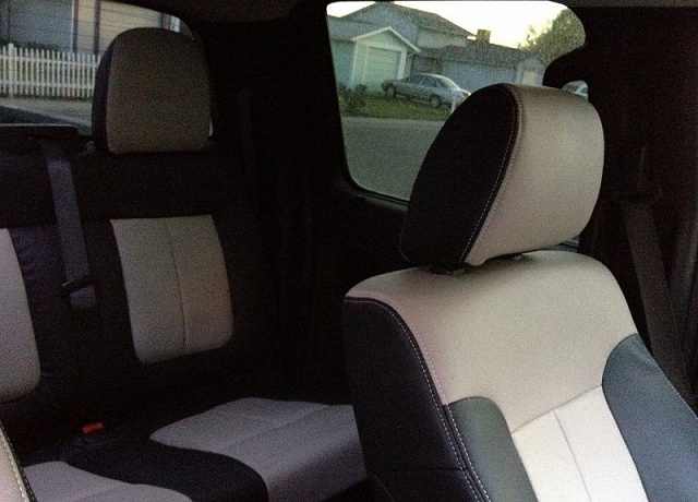 Two tone leather seats-img_0100-800x575-.jpg