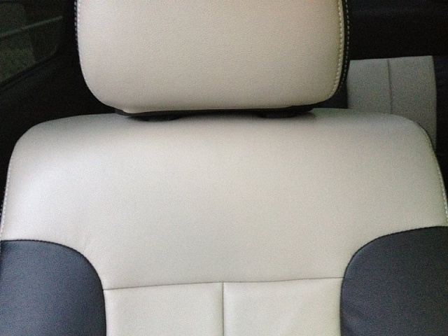 Two tone leather seats-img_0099-800x600-.jpg