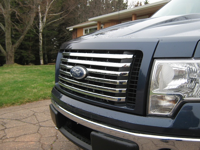 My new chrome 6 bar grille-2010-lariat-012.jpg