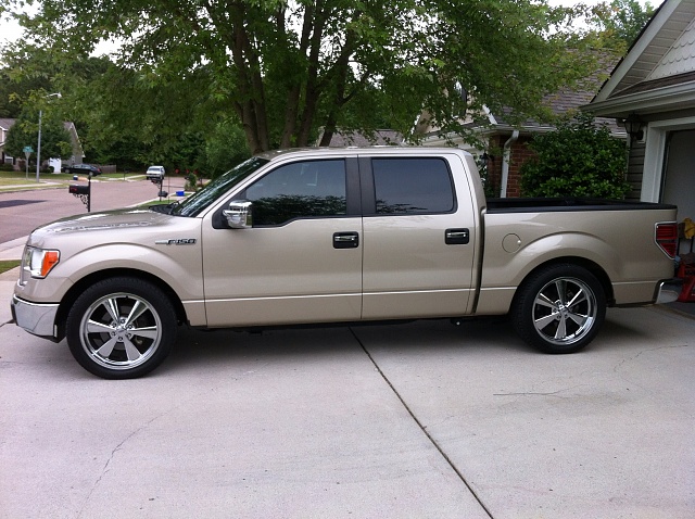 Leveled with 33's then lowered 10 SCREW-pic1.jpg