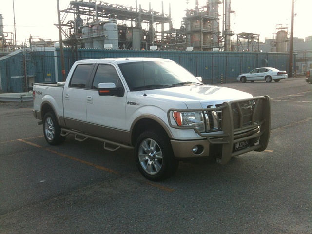 2010 King Ranch w/new Ranchhand front end!-image-3113449000.jpg