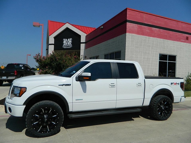 Lets see those Leveled out f150s!!!!-166003_10150919056519150_329753893_n.jpg