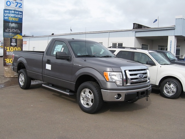 Does anyone have a 2010 regular cab? please post pics.-truck_1.jpg