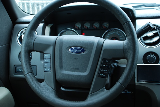 XLT Steering Wheel Upgrade-10-f150-lariat-steering-wheel.jpg