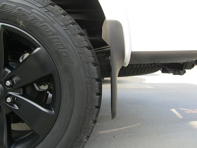 Pictures of late model (2012-2013) 4x4's with mud flaps wanted-img_2666.jpg
