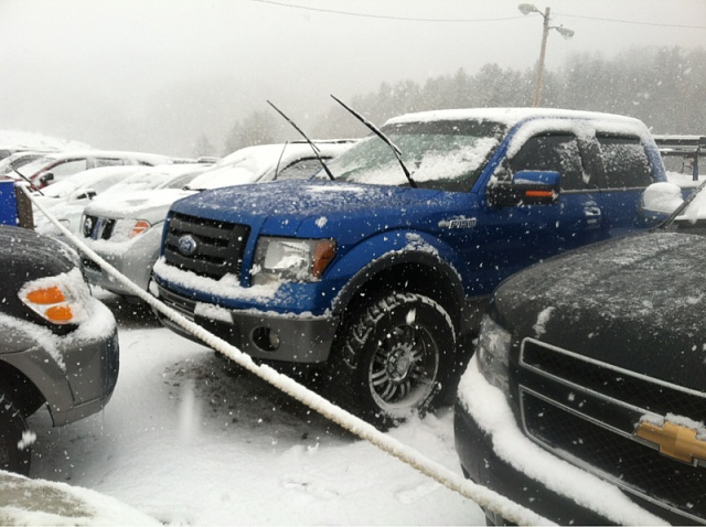 Pics of your truck in the snow-image-2914990586.jpg