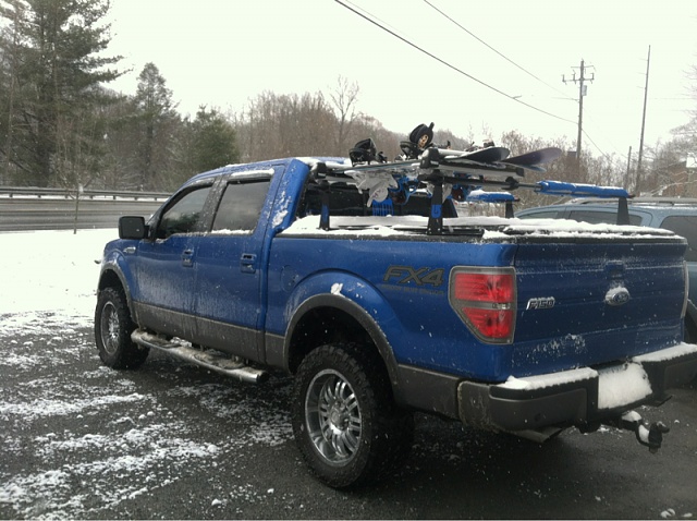 Pics of your truck in the snow-image-1467900374.jpg