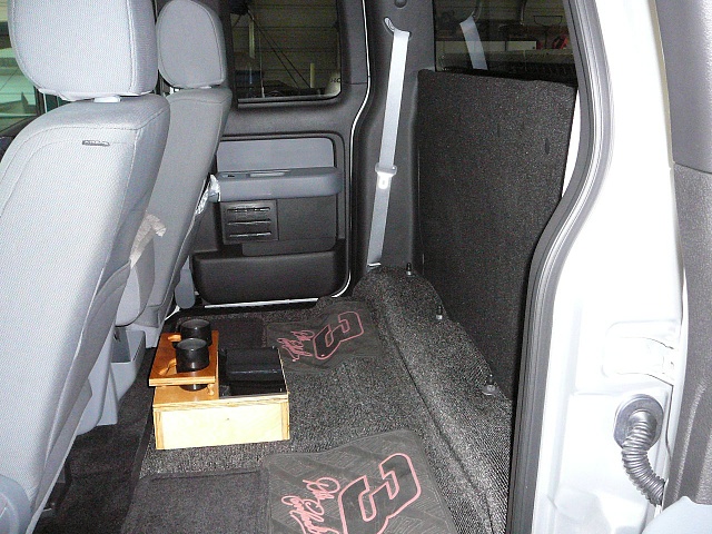 Anyone completely removed rear seat?-p1010659.jpg