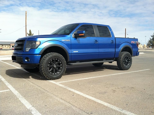 20x9 +20 offset / 275/65/20 tires / leveled-fx42.jpg