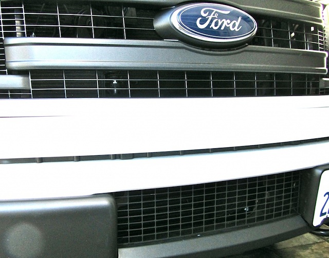 Grill to cover space in Front Bumper-img_2872.jpg