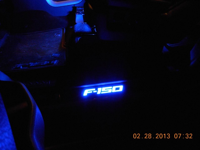 F150 Illuminated Door Sills-dscn0327.jpg