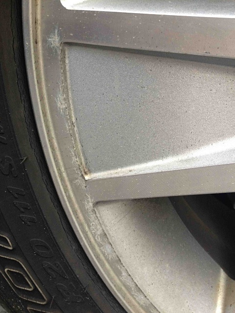 What is hapening to my Ford aluminum wheels?-ford-wheel-close-up.jpg