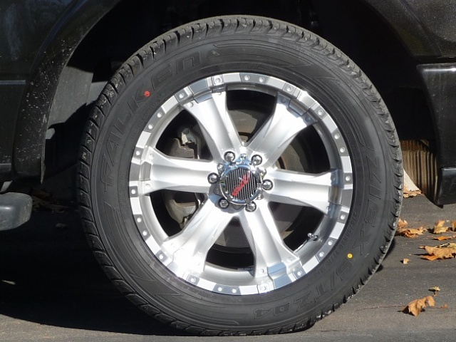 Pics of replaced 18s for 20s on my FX2-f150newwheels-007.jpg