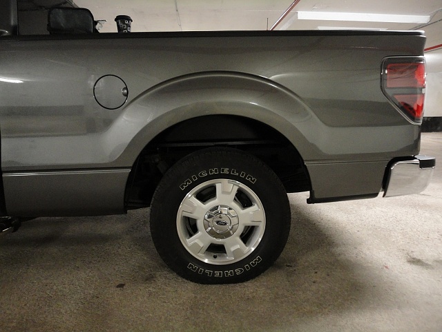 Anyone paint the inner rear wheel well?-dsc01208.jpg